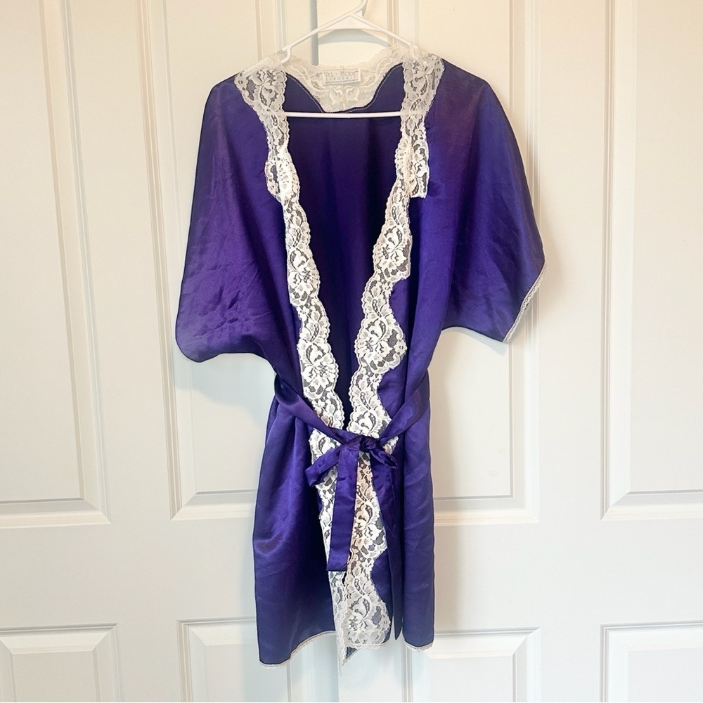 VTG Val Mode Lingerie Silky Satin Lace Trim Robe Kimono Large Coverup Purple USA